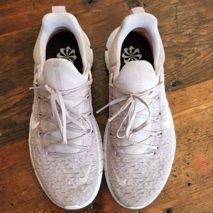 NIKE SNEAKERS, LIGHT PINK, SIZE 9